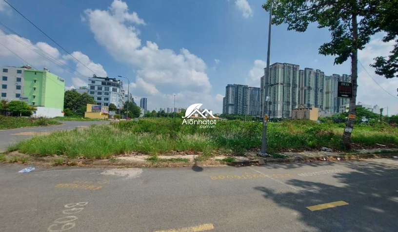 Bán đất đường Nguyễn Văn Kỉnh Quận 2 ngay UBND DT 14,4x20m, 274m2