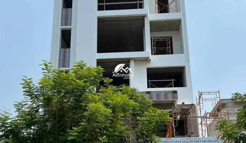Bán đất đường Trần Quý Kiên Quận 2 Được xây Hầm 7 lầu chỉ 300tr/m2