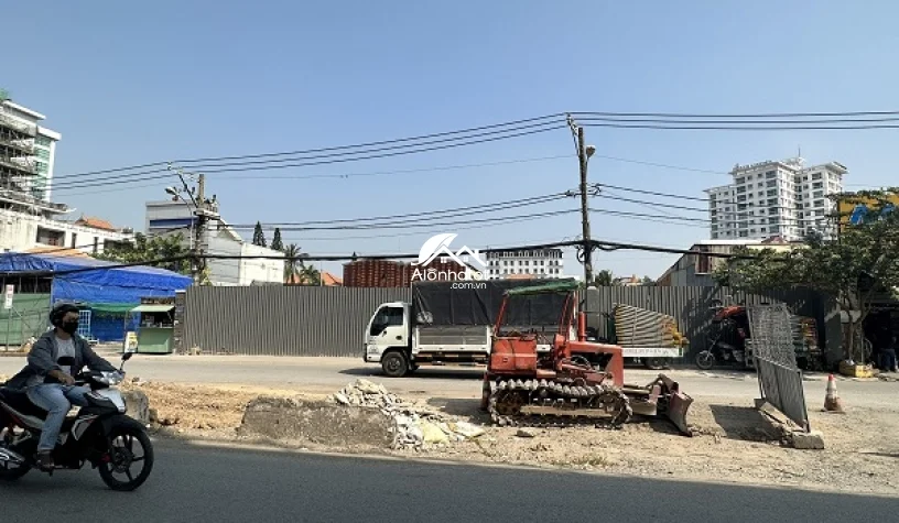 Bán mặt tiền 85 Xa Lộ Hà Nội Quận 2 DT 900m2 xây cao 18 tầng