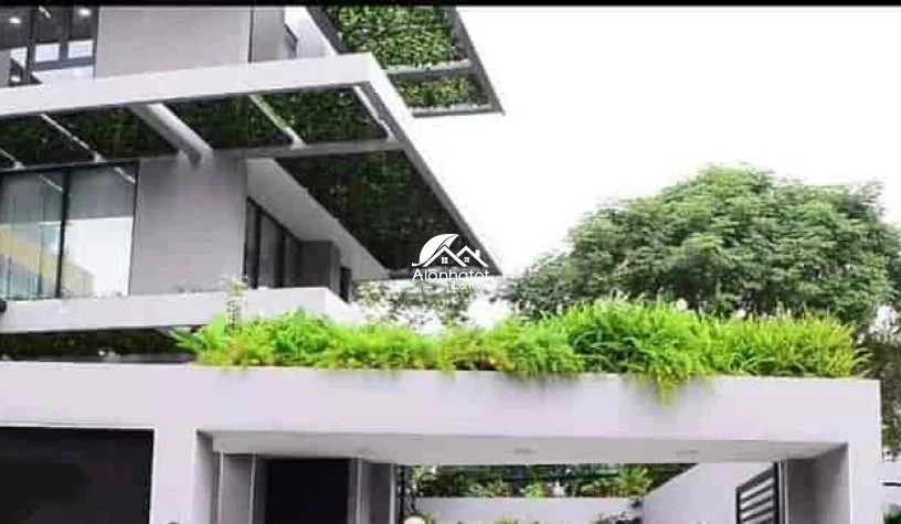 Bán nhà 132 Nguyễn Văn Hưởng Thảo Điền Hầm 3 lầu 429m2 cực đẹp