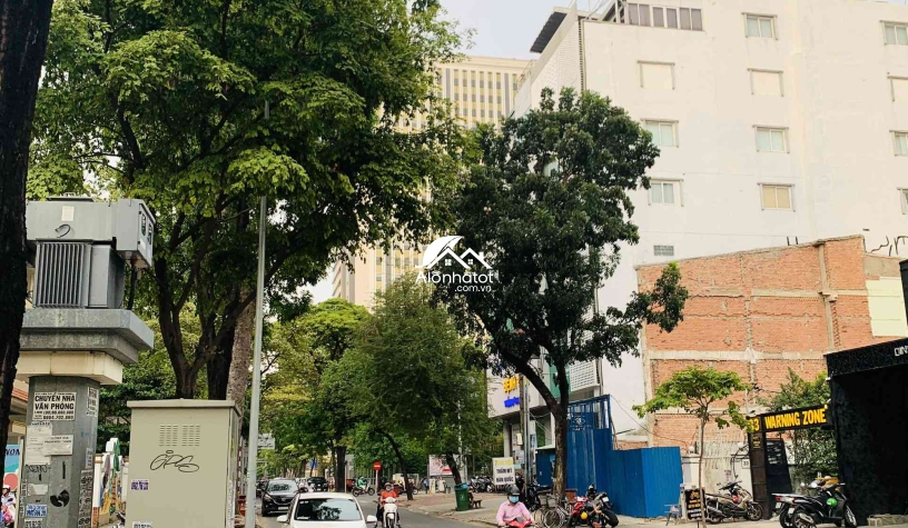 Bán nhà 33 Nguyễn Đình Chiểu Quận 1 DT 19x43 (825m2) được xây cao tầng