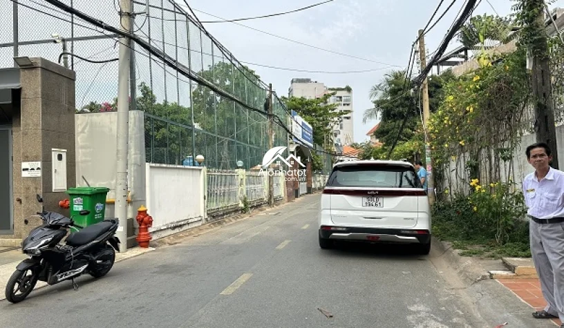 Bán nhà MT đường Ngô Quang Huy Thảo Điền Quận 2 chỉ 175tr/m2