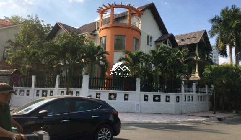 Bán nhà ngay Song Hành Phường An Phú Q2, dt 20x20m