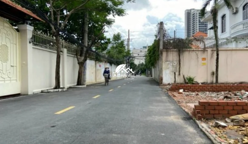 Bán đất phường Thảo Điền hai mặt tiền siêu đẹp Quận 2.