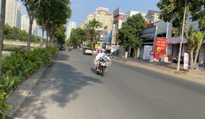 Bán nhà mặt tiền Song Hành Quận 2 ngang 21m dài 21.5m
