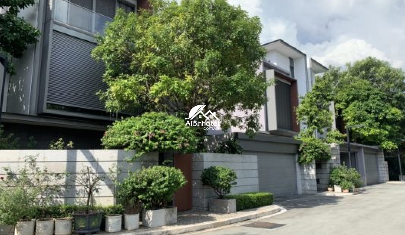 Bán biệt thự Holm Thảo Điền view sông cực đẹp ở ngay