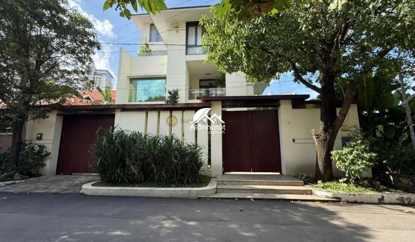 Bán Biệt Thự 204 Nguyễn Văn Hưởng Thảo Điền Q2, 350m², Hầm 3 Lầu