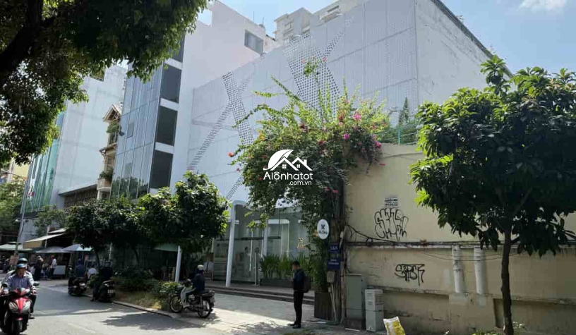 Bán khuôn đất mặt tiền 63 Ngô Thời Nhiệm Quận 3 | 18,6m x 24m | 300 Tỷ 