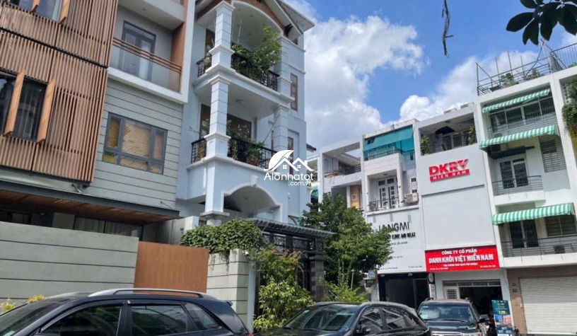 Bán nhà mặt tiền 2B Hoa Đào, Phường 2, Quận Phú Nhuận