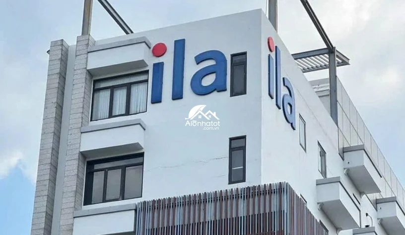 Bán tòa nhà 321 Cộng Hòa góc đường Núi Thành, Tân Bình