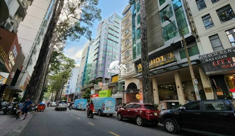 Bán khách sạn 18 Bùi Thị Xuân, Phường Bến Thành Quận 1 giá tốt
