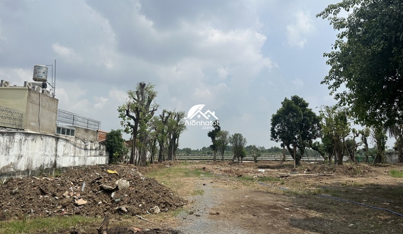 Bán lô đất sông MT đường An Phú Quận 2 diện tích 4000m2 giá 100tr/m2