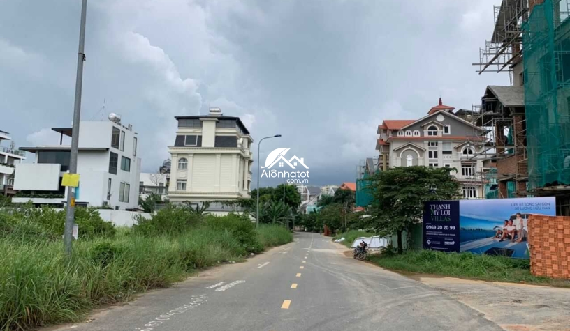 Bán đất đường Phan Bá Vành Quận 2 DT 15x18 công nhận 270m2 sát sông