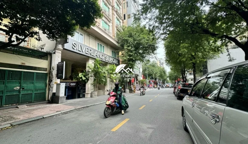 Bán Nhà Mặt Tiền 26-28 Thái Văn Lung Quận 1, 195m², GPXD 12 Tầng 