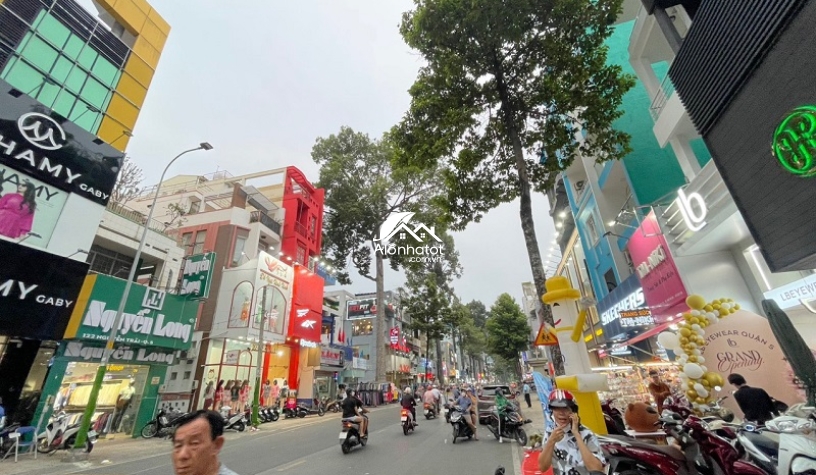 Bán tòa nhà mặt tiền 126 Nguyễn Trãi, Phường 3, Quận 5 Hầm 8 tầng