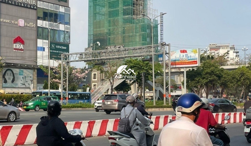 Bán tòa nhà mặt tiền 567 Điện Biên Phủ, Phường 25, Quận Bình Thạnh cực đẹp