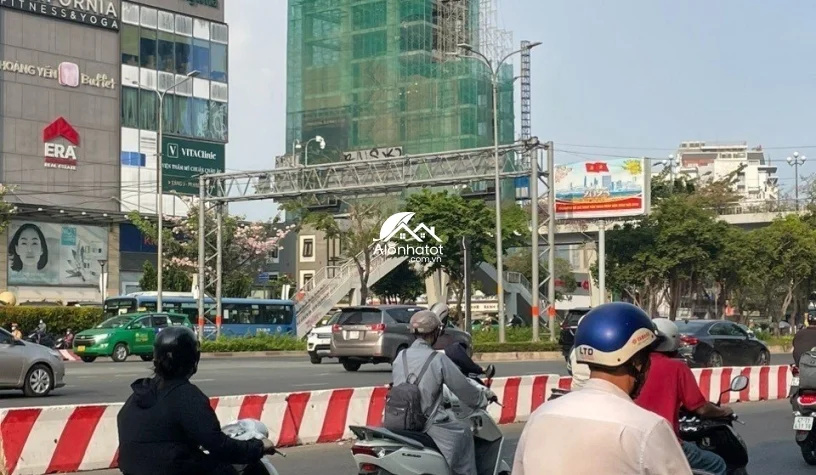 Bán tòa nhà mặt tiền 567 Điện Biên Phủ, Phường 25, Quận Bình Thạnh cực đẹp