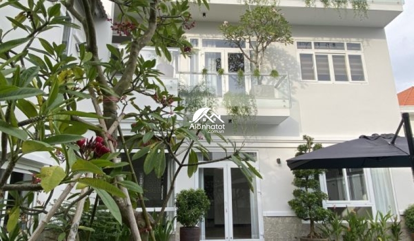 Bán biệt thự  16 Trần Văn Sắc Thảo Điền có hồ bơi cực đẹp 460m2
