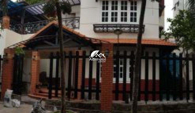 Bán biệt thự view sông Quận 2 ngay bên du thuyền cực đẹp