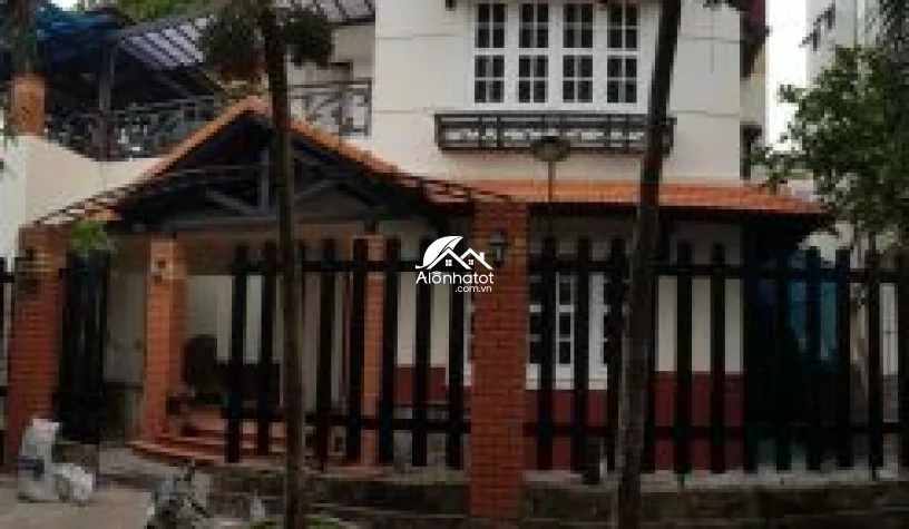 Bán biệt thự view sông Quận 2 ngay bên du thuyền cực đẹp