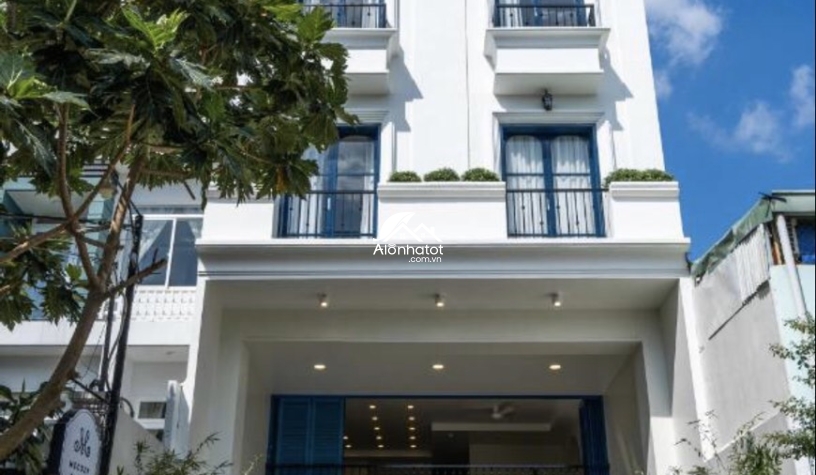Bán Tòa Căn Hộ Dịch Vụ Xuân Thủy Thảo Điền HĐT $7000