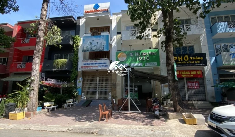 Bán nhà mặt tiền Nguyễn Quý Đức Quận 2 cực hiếm giá tốt