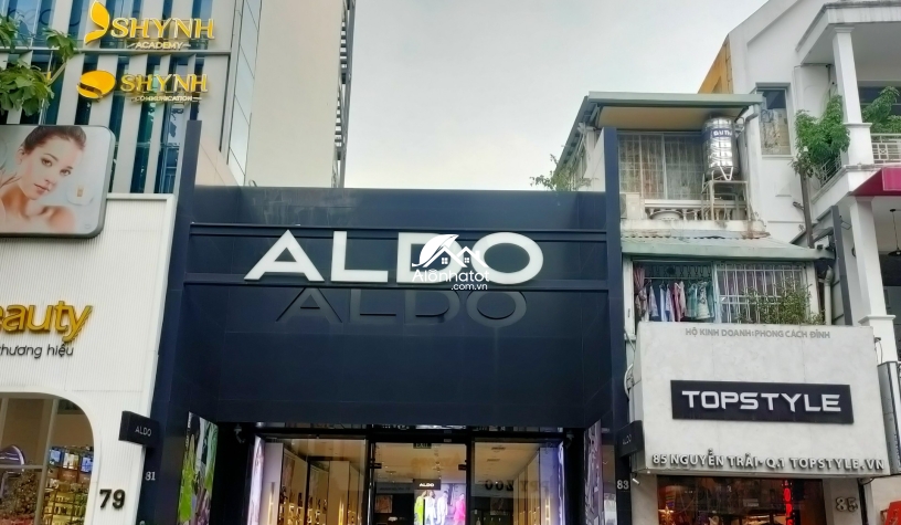 Bán nhà mặt tiền 81-83 Nguyễn Trãi Quận 1 HĐT 286tr/t