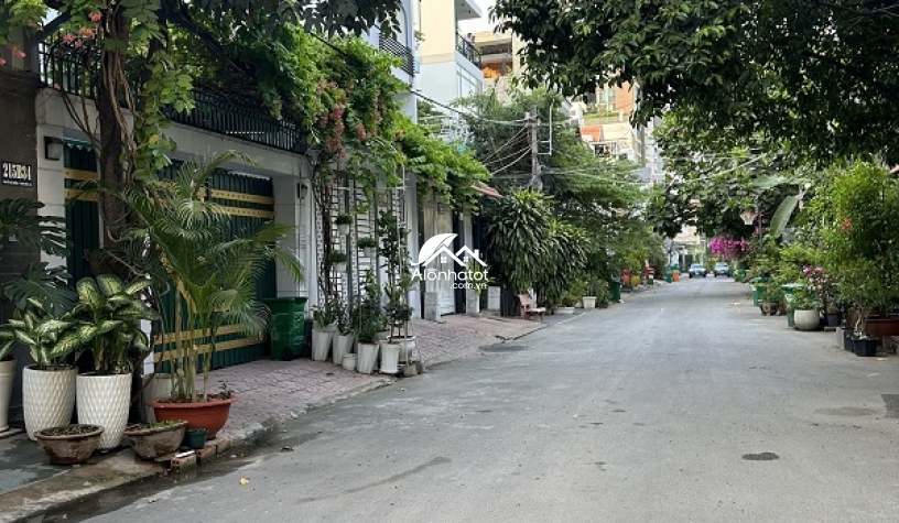 Bán đất biệt thự 215 Nguyễn Văn Hưởng Quận 2 DT 720m2 giá tốt