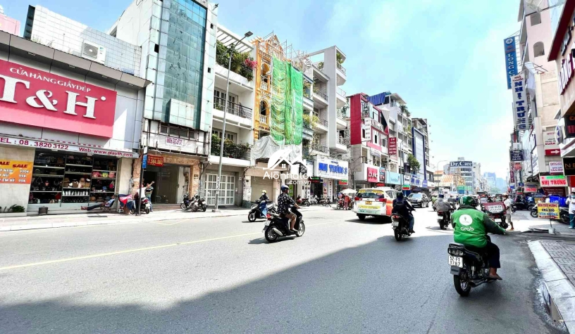 Bán nhà mặt tiền 372 Hai Bà Trưng Phường Tân Định Quận 1 siêu đẹp