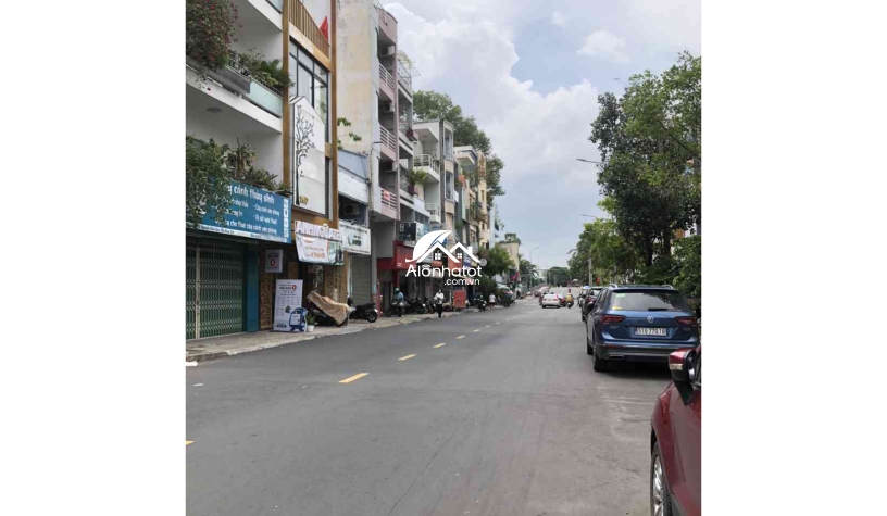 Bán nhà 18 đường Nguyễn Văn Giai Quận 1, DT 16x45 (876m2) GPXD Hầm 9T