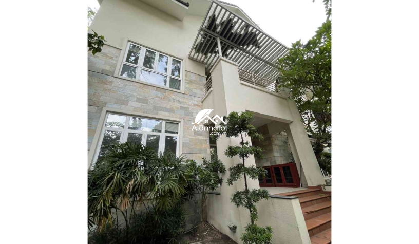 Bán Nhà 189C1 Mặt tiền đường Nguyễn Văn Hưởng, Thảo Điền, Quận 2 căn góc có hồ bơi