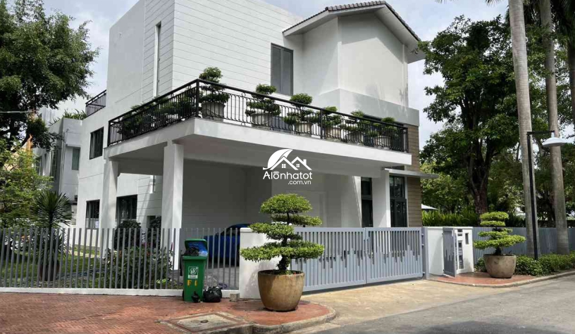Bán Biệt Thự Khu Riviera An Phú mặt sông căn góc 500m2 cực đẹp