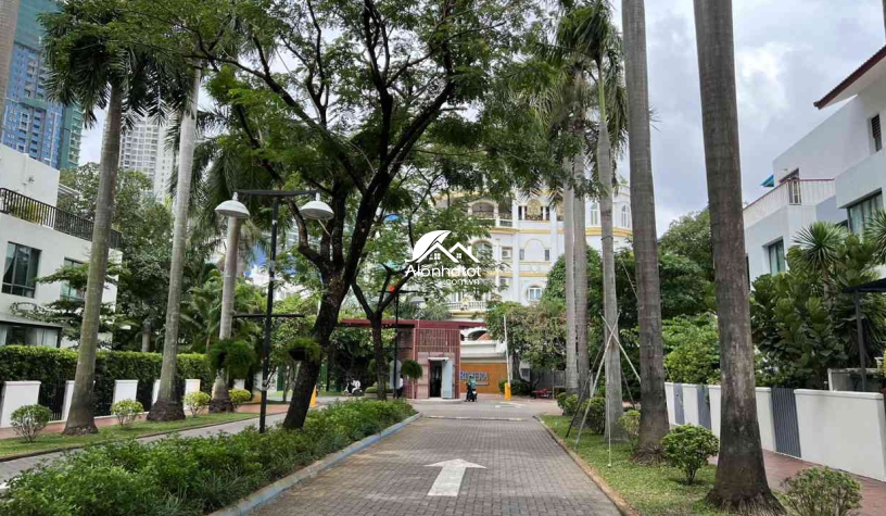 Bán Biệt Thự Khu Riviera An Phú mặt sông căn góc 500m2 cực đẹp