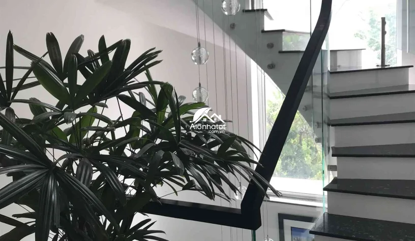 Bán biệt thự 153 Nguyễn Văn Hưởng Khu Thảo Điền 2 giáp sông