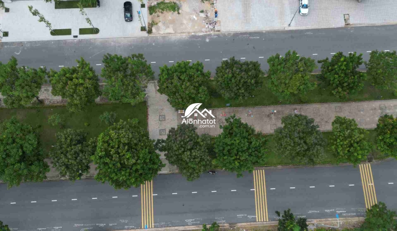 Bán đất đường Nguyễn An Quận 2 DT 16x20 CN 334m2 đường 60 mét đẹp