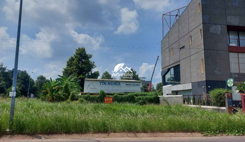 Bán đất mặt tiền đường Nguyễn Thanh Sơn Quận 2 DT 100m2, giá 22 tỷ