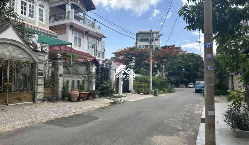 Bán đất hẻm 204 Nguyễn Văn Hưởng Quận 2 ngang 10m đẹp tổng 200m2