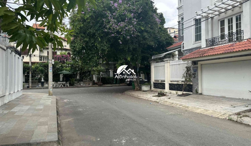 Bán đất hẻm 204 Nguyễn Văn Hưởng Quận 2 ngang 10m đẹp tổng 200m2