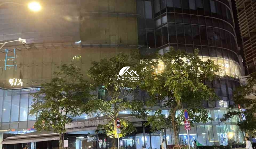 Bán nhà 53 Hồ Tùng Mậu Quận 1 ngay Bitexco DT 151m2 giá chỉ 520tr/m2