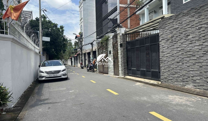 Bán nhà 17 đường số 43 Thảo Điền Quận 2 ngang 12,5m tổng 228,4m2 