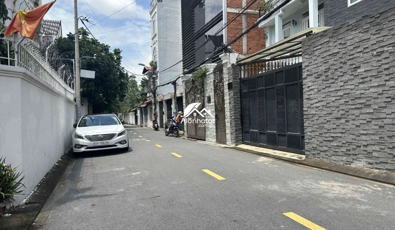 Bán nhà 17 đường số 43 Thảo Điền Quận 2 ngang 12,5m tổng 228,4m2 