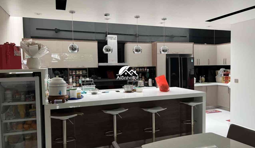 Bán biệt thự khu Tân Tạo Quận 2 xây Hầm 3 lầu hiện đại DT 7x18 (126m2)
