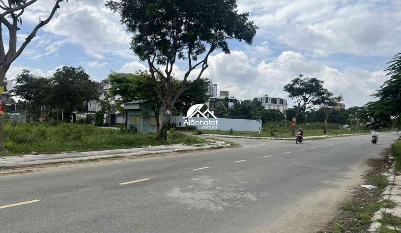 Bán đất view sông Thủ Thiêm Villa Quận 2 DT 13x27 tổng 345m2 giá tốt