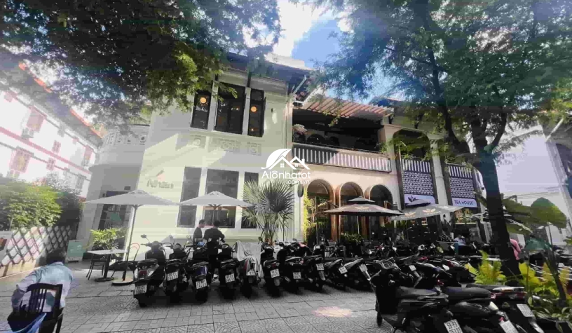 Bán nhà 11-13 Hàn Thuyên Phường Bến Nghé Quận 1 DT 8,40mx25m (210m2)