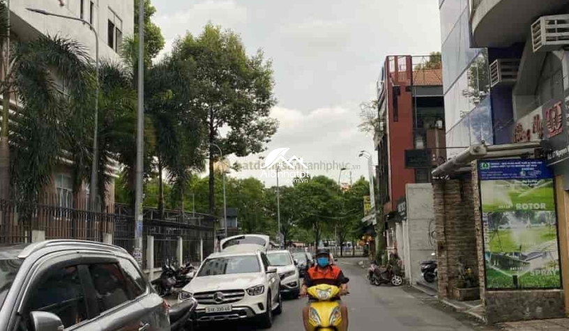 Bán tòa nhà 9-11 Nguyễn Văn Thủ Quận 1 Hầm 7 tầng HĐT 385tr/tháng