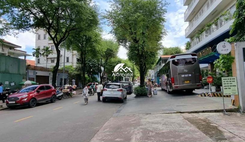 Bán đất 182 Nguyễn Văn Thủ Quận 1 ngay Hai Bà Trưng 804m2 đất cực đẹp