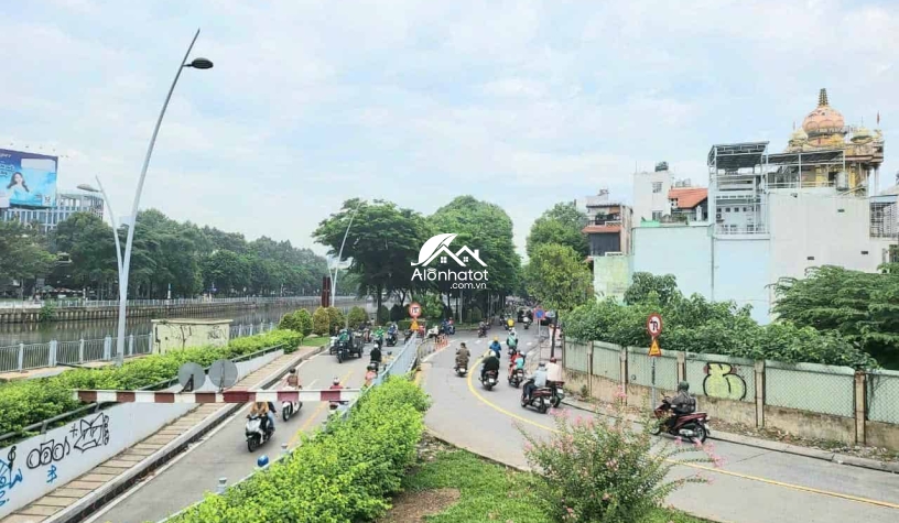 Bán đất 1A Điện Biên Phủ góc Trường Sa DT 15x18 (286m2) siêu vị trí