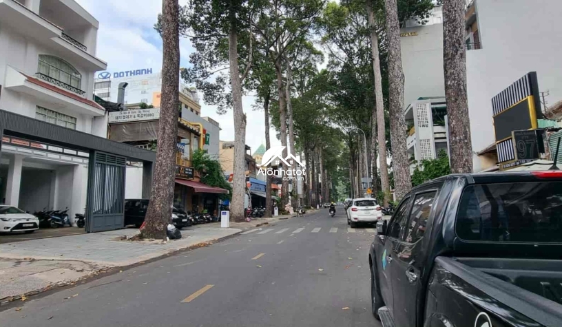 Bán nhà 134 Sương Nguyệt Ánh Bến Thành Quận 1 DT 10x40 (393,2m2)