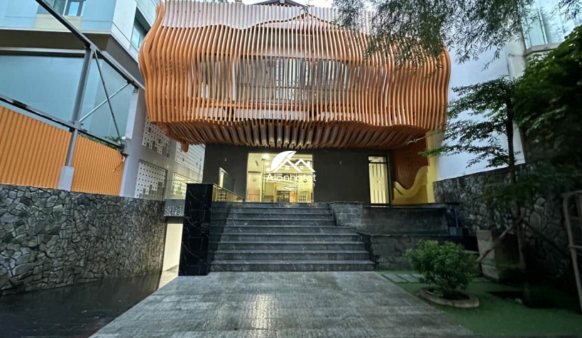 Bán nhà mặt tiền 100 Nguyễn Du,Phường Bến Nghé, Quận 1