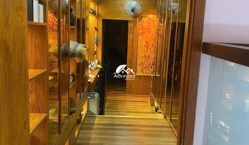 Bán nhà 9A Tôn Thất Tùng Quận 1 KC 8 tầng DT 4,5m x 20m CN 89,5m²